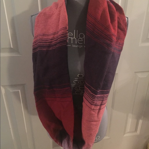 Lot of 3 scarves, one infinity scarf included - Picture 3 of 4